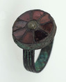 Finger Ring, Gold, garnet, mother-of-pearl, Frankish