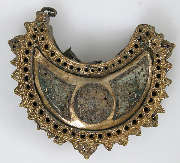 One of a Pair of Crescent-Shaped Earrings with Rosettes by an unrecorded maker, The Metropolitan Museum of Art