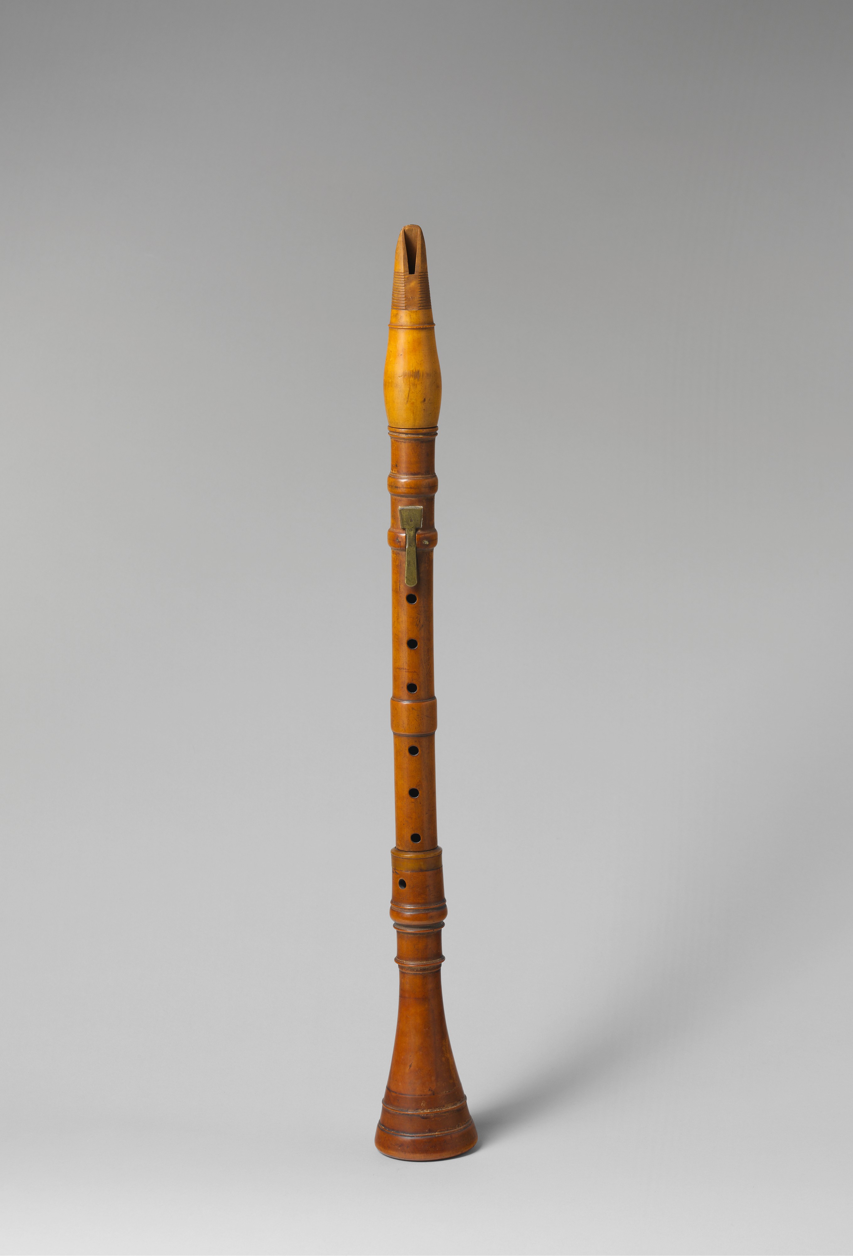 Middle deals eastern clarinet