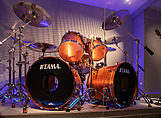 Starclassic Maple in LU Magnetic Orange, Tama  Japanese, Maple, chrome, metal, rubber, plastic