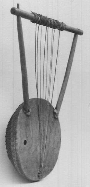 Endongo (Lyre)