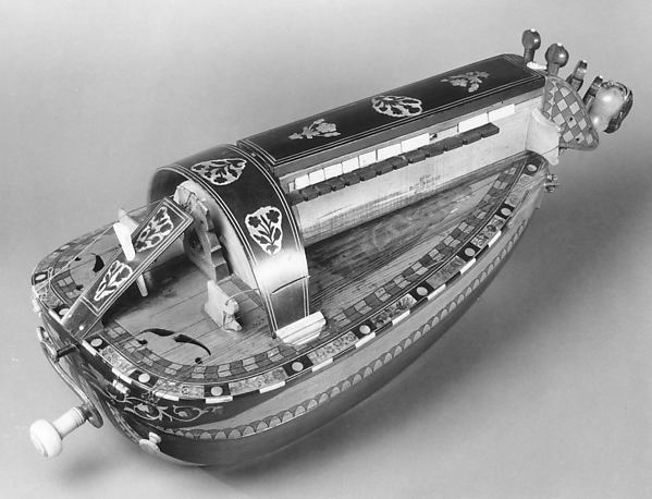 Hurdy-Gurdy — view 3