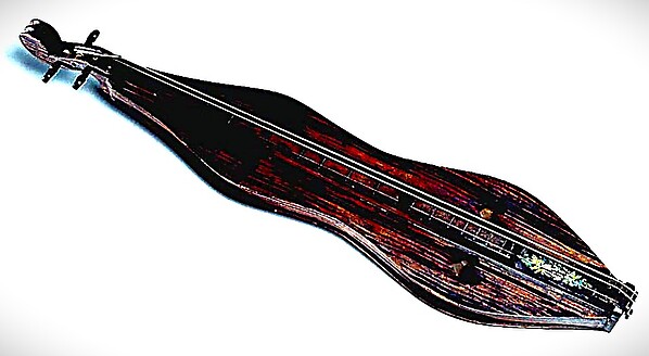 Appalachian Dulcimer — view 2