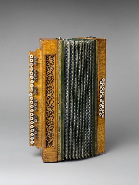 Accordion — view 3