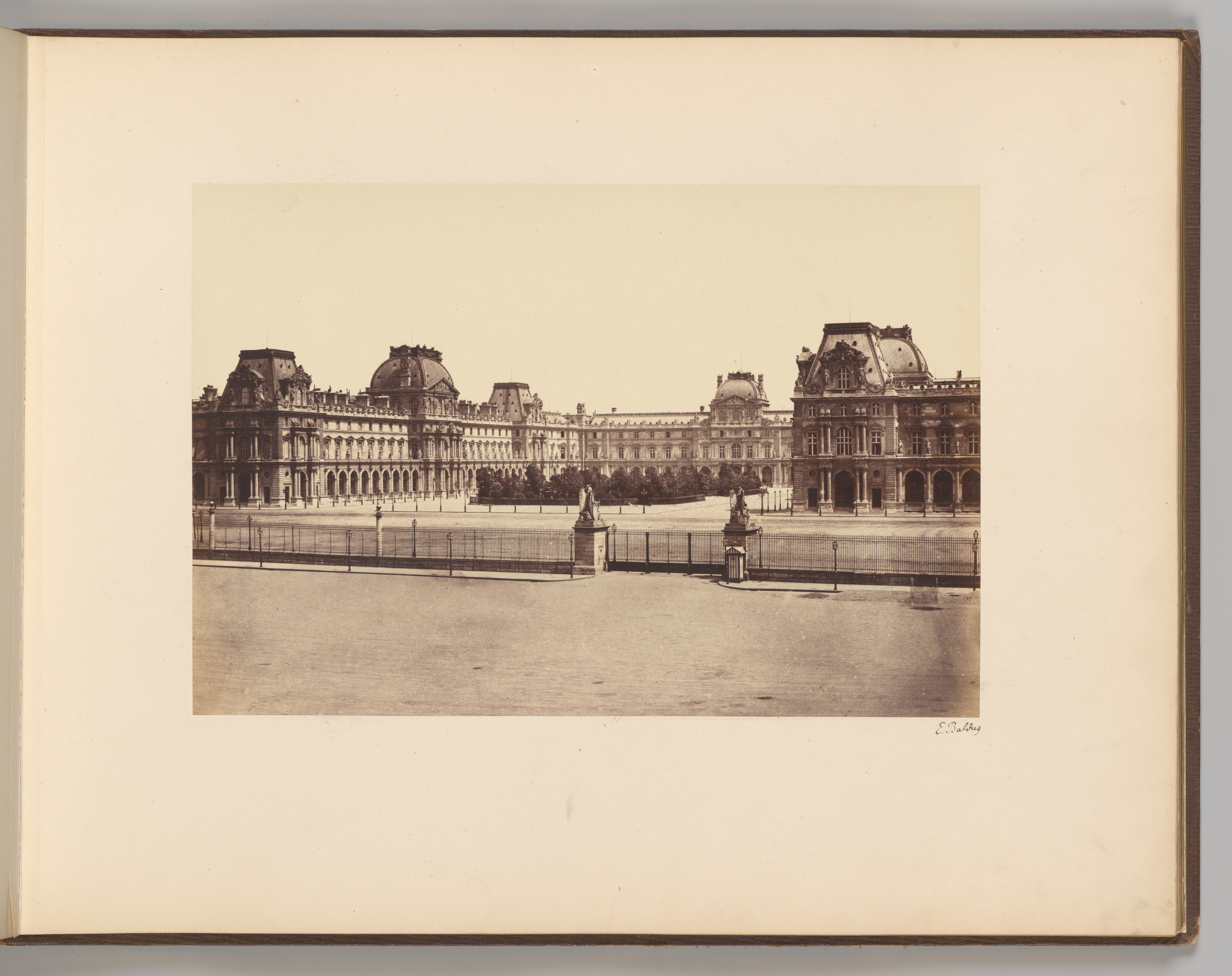 Ensemble du nouveau Louvre