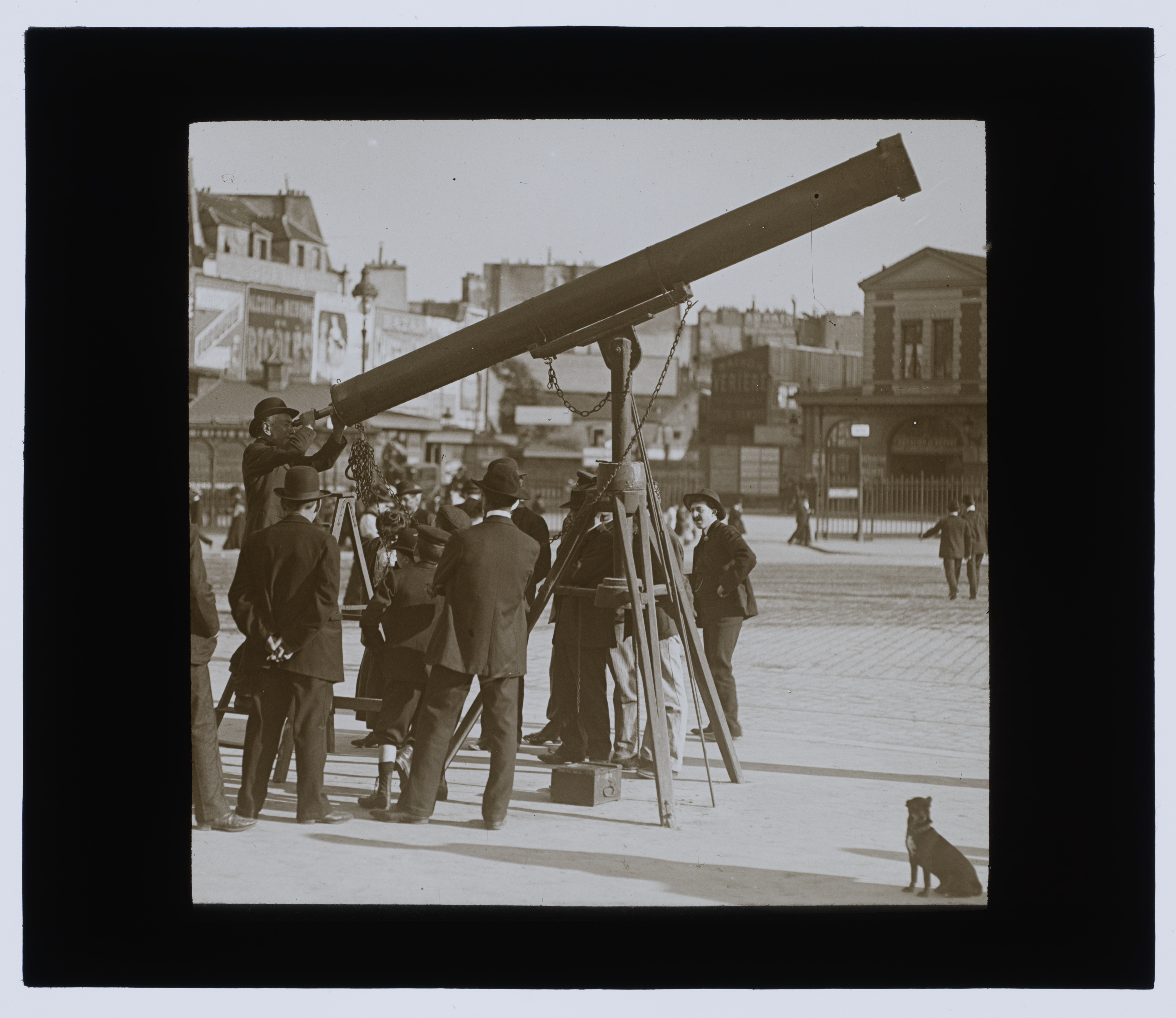 Le telescope de la place de la Bastille
