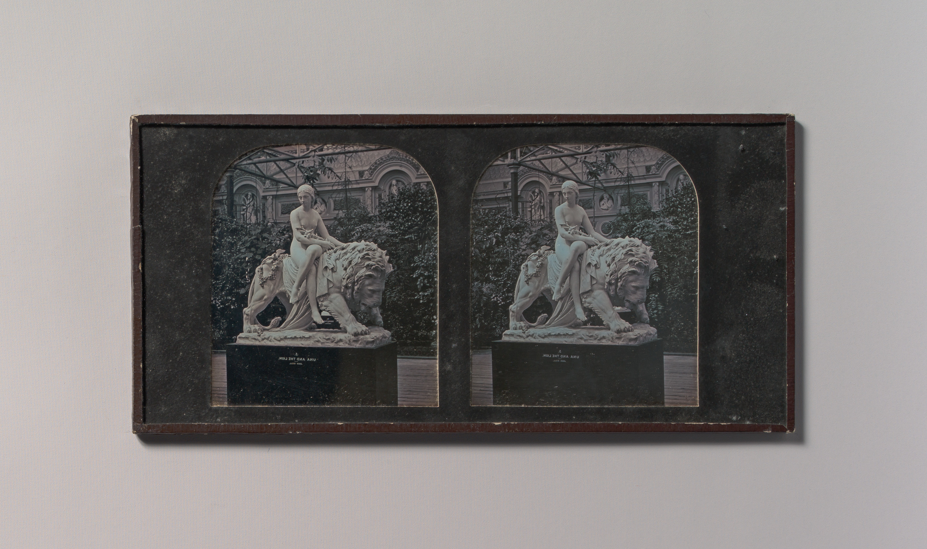 [Stereograph, Crystal Palace, John Bell's Una and the Lion], London Stereoscopic Company (British), Daguerreotype