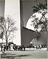 [1939 New York World's Fair, Entrance to Perisphere], Samuel H. Gottscho  American, Gelatin silver print