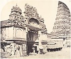 Entrance to the Temple of Minakshi in the Great Pagoda, Linnaeus Tripe British, Albumen silver print from waxed paper negative