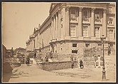 [Barricades pres de Ministere de la Marine et l'Hötel Crillon], Hippolyte-Auguste Collard  French, Albumen silver print from glass negative