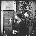 [12 Portraits of Isabelle Evans at 163 East 94th Street, New York City], Walker Evans (American, St. Louis, Missouri 1903–1975 New Haven, Connecticut), Film negative