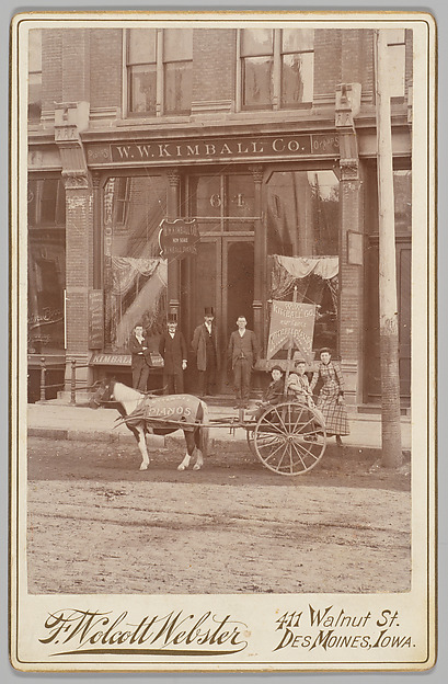 [Merchants' Carnival Portrait: W.W. Kimball Co. Storefront, Des Moines, Iowa]