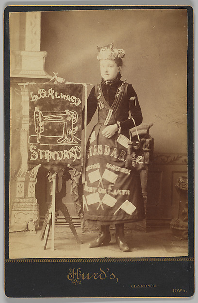 [Merchants' Carnival Portrait: L.D. Alward Standard Sewing Machine, Clarence, Iowa] by William P. Hurd, The Metropolitan Museum of Art