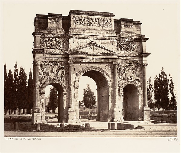 Orange, Arc Antique