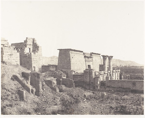 Médînet-Abou (Thèbes), Construction Antérieures - Vue Générale