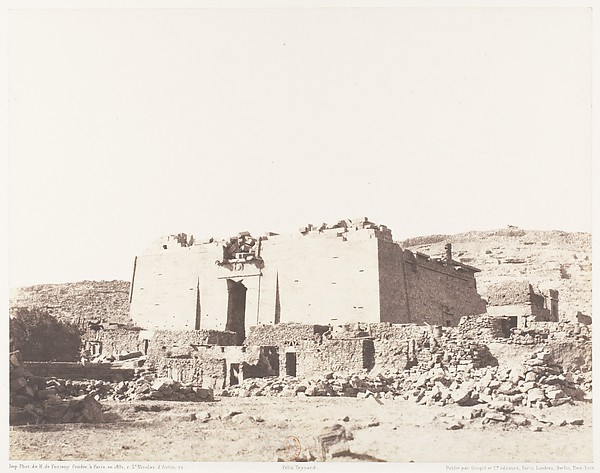 Kalabcheh (Talmis), Ruines du temple - Façade et Mur d'Enceinte