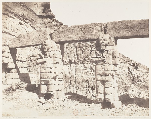 Djerf-Hocein (Tutzis), Hemi-Spéos, Colosses de la Partie Extérieure