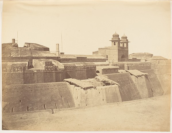 [Fort of "Philoor" on the Sutlej River, Built by Runjeet Singh]