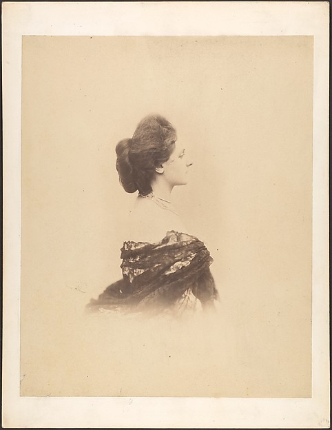 [Profile with Chignon, Large]