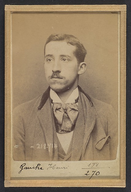 Gauche. Henri. 24 ans, né le 7/2/60 à Paris. Rentier. Anarchiste.