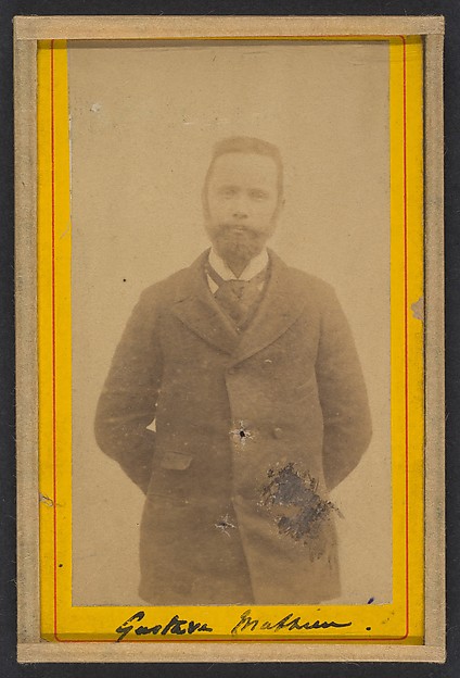 Mathieu. Gustave. (avec une barbe postiche)