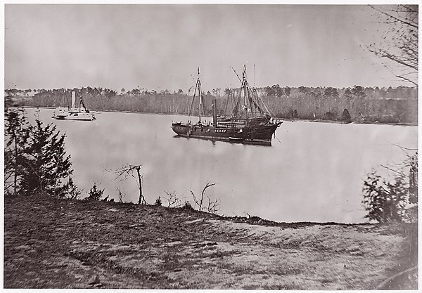 [U.S. Gunboat "Mendota" and Other Ships on James River, Virginia]