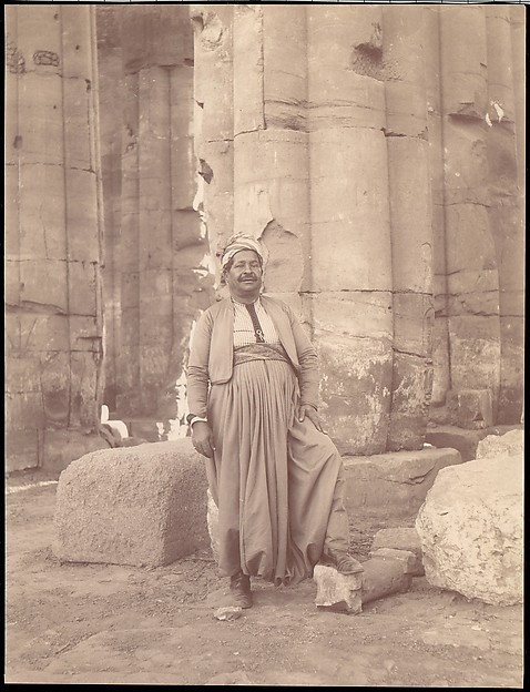 [Dragoman in Temple]