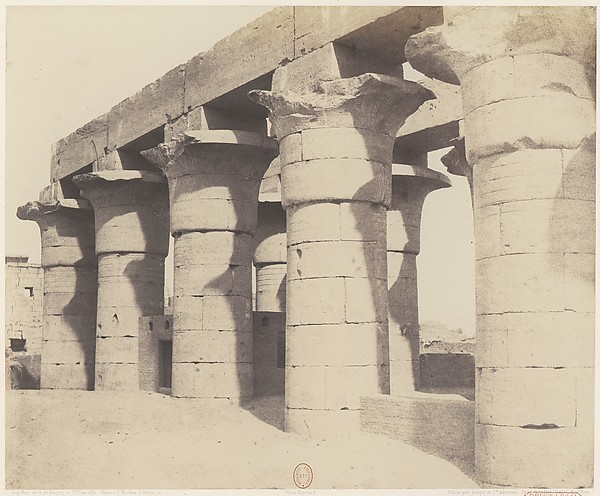 Louksor (Thèbes).  Construction Centrale - Grande Colonnade