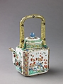 Covered wine pot or teapot, Chinese  , Qing Dynasty, Kangxi period, Porcelain painted in overglaze famille verte enamels and gilt., Chinese