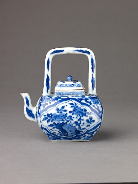 Small covered wine pot or teapot by Chinese, The Metropolitan Museum of Art