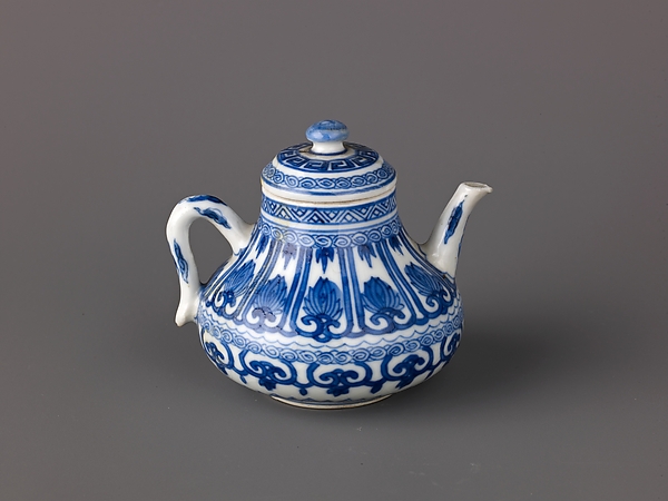 Small covered wine pot or teapot by Chinese, The Metropolitan Museum of Art